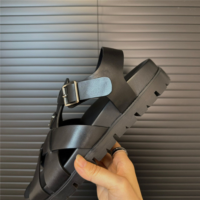pra*a sandals