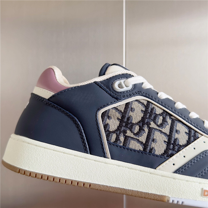 dio* sneaker