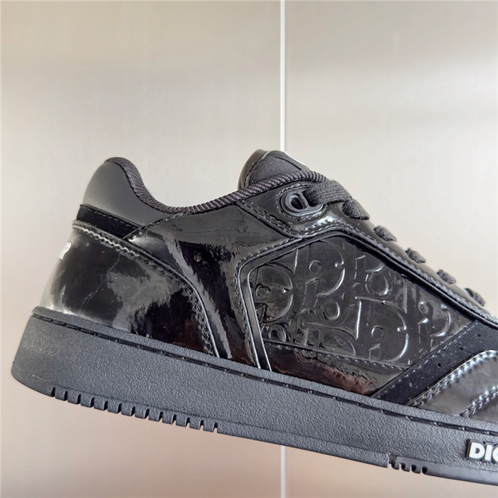 dio* sneaker