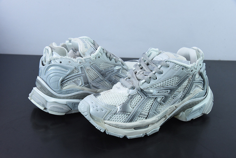 Ba*len*cia*ga runner sneaker