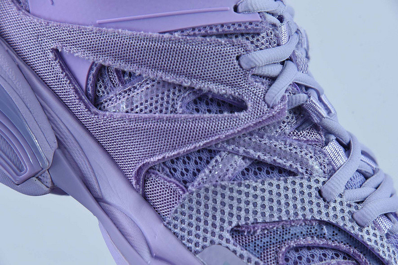 bc track sneaker