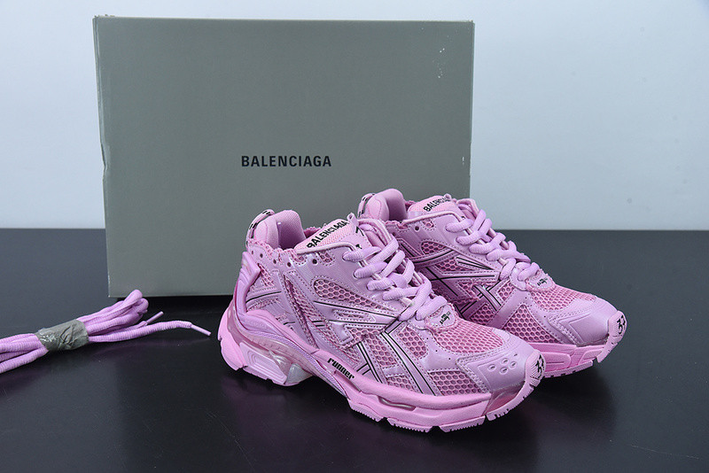 Ba*len*cia*ga runner sneaker