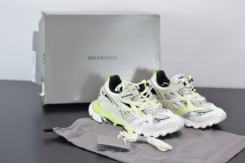 bc track sneaker