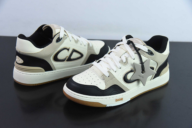 dio* sneaker