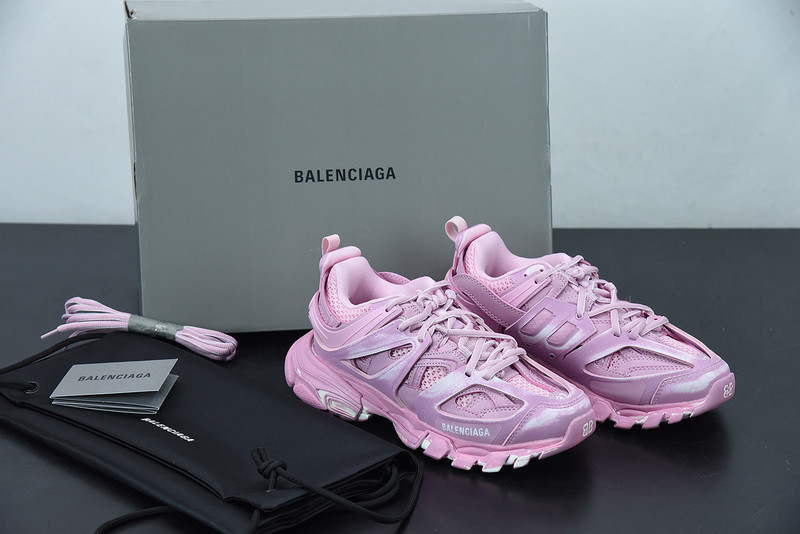 bc track sneaker