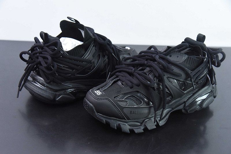 bc track sneaker