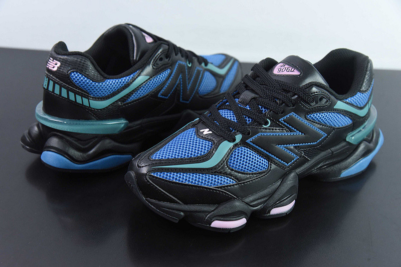 NEW BALANCE SNEAKER