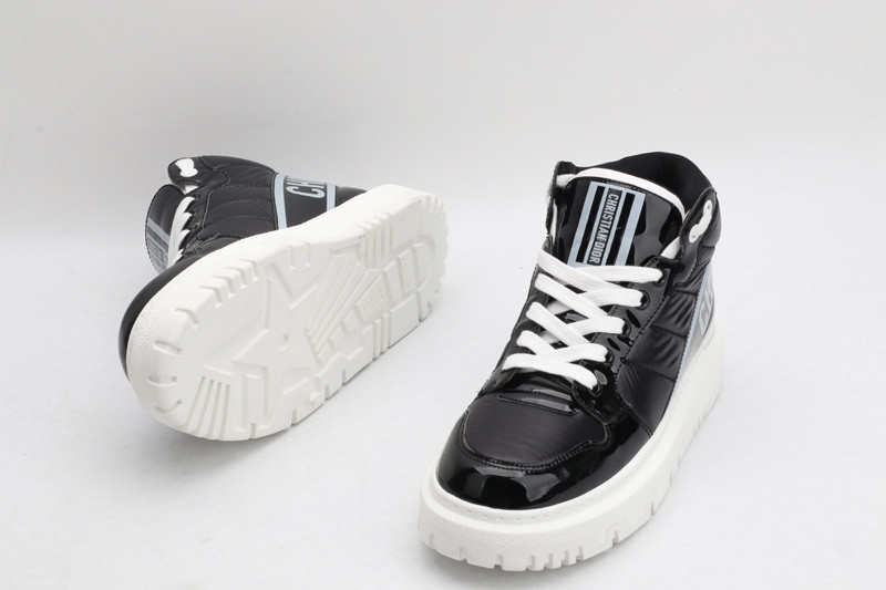 dio* sneaker