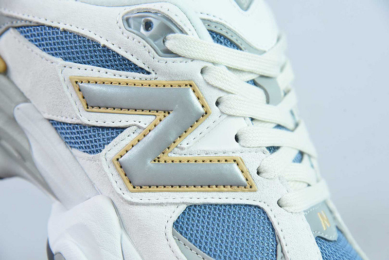 NEW BALANCE SNEAKER