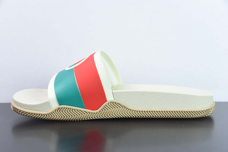 g*u*i sandals