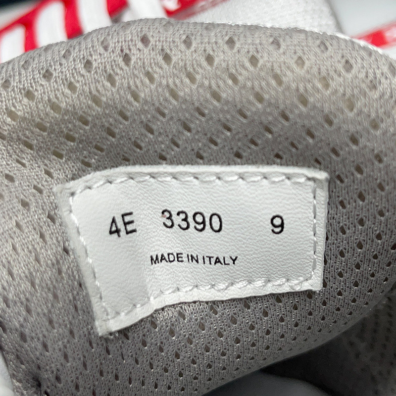 pr sneaker