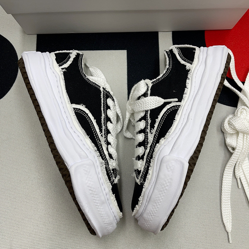 maison mihara yasuhiro sneaker