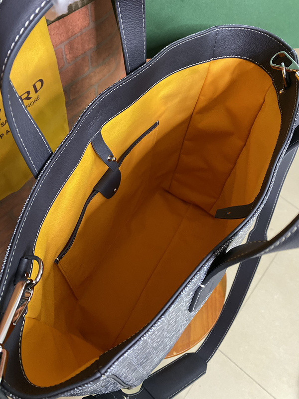 GOYARD PURSE