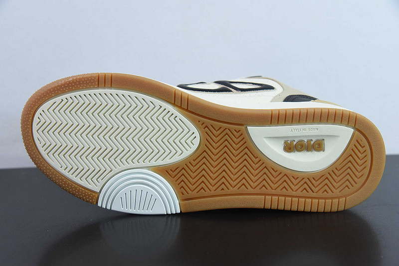 dio* sneaker