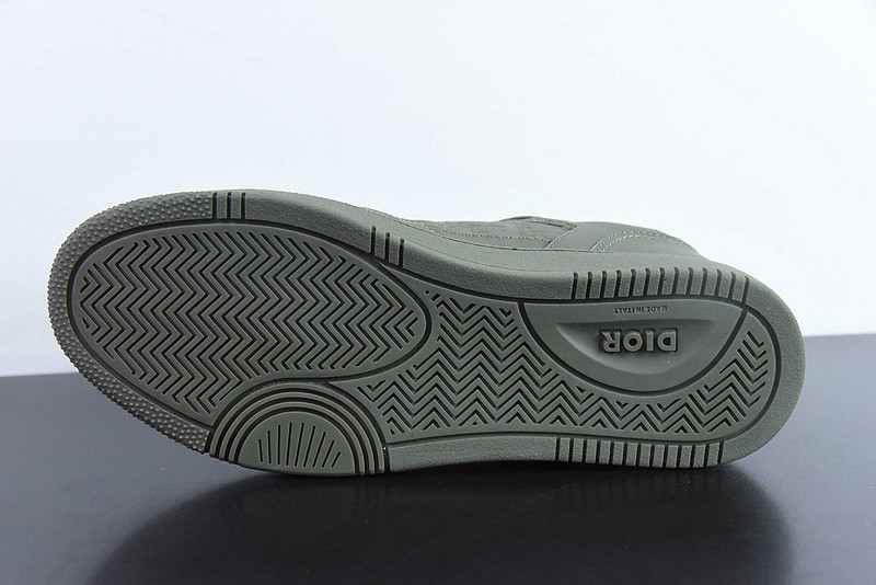 dio* sneaker