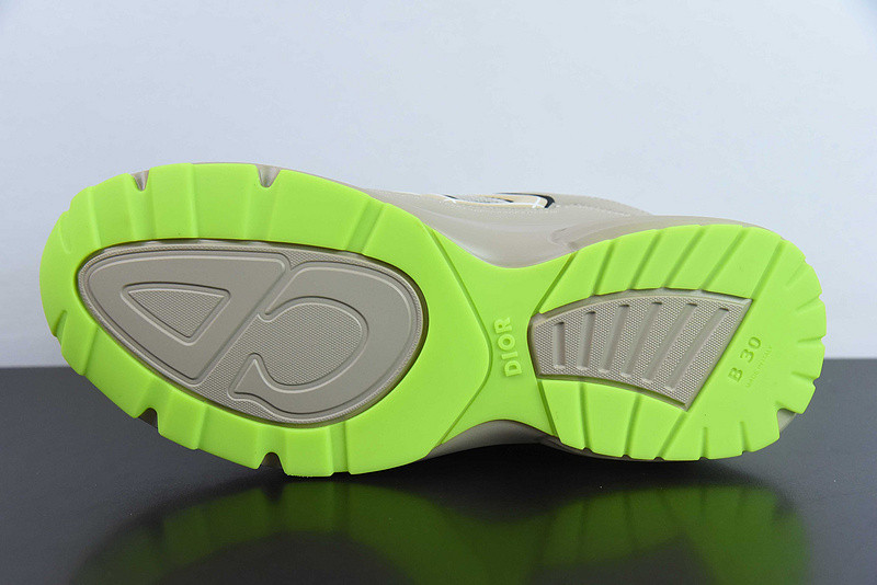 dio* sneaker