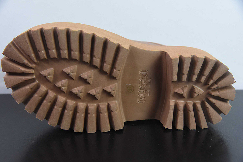 G*u*i sandals high