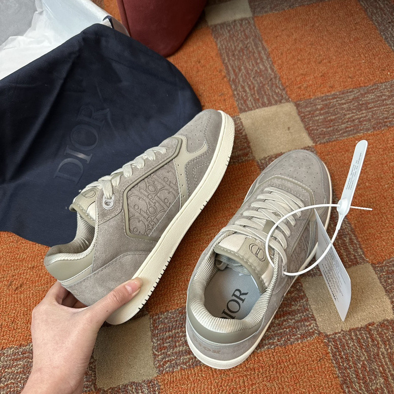 DIO* SNEAKER