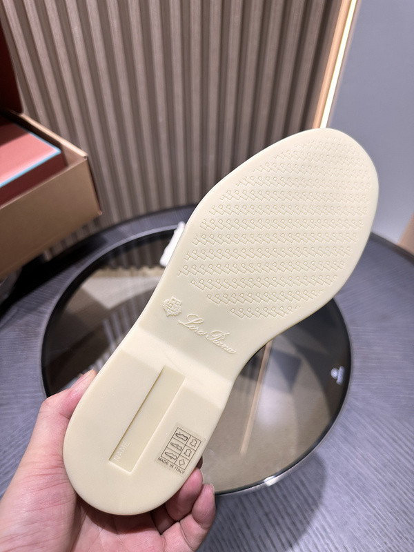 L0r0 P1ana sneaker