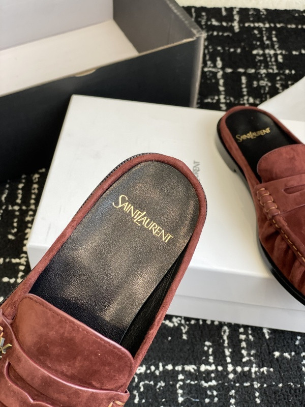 SAINT LAURENT Sneaker
