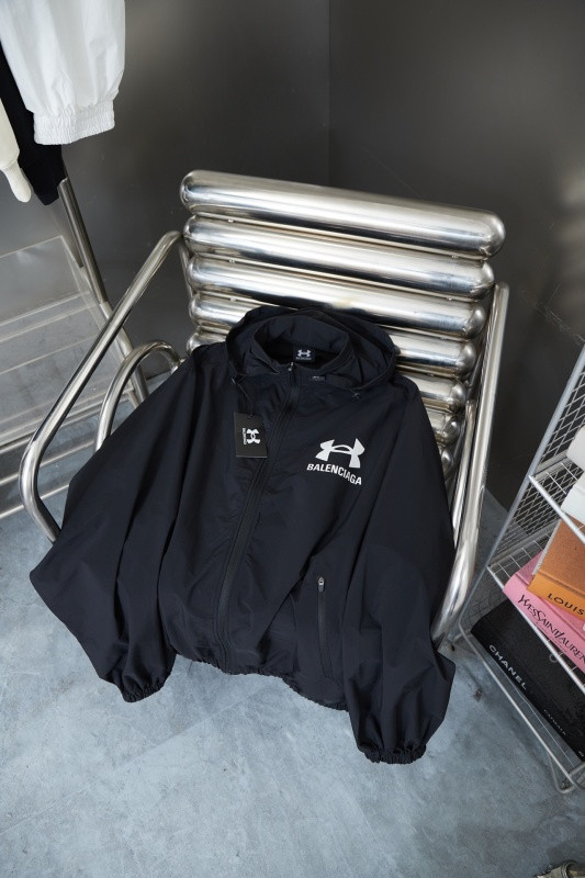 Ba1en*iaga Clothes