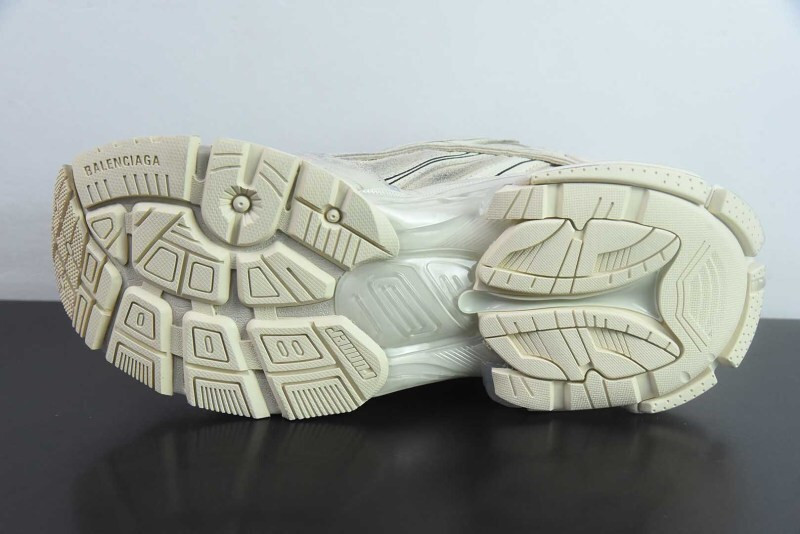 Ba1en*iaga Runner Sneaker