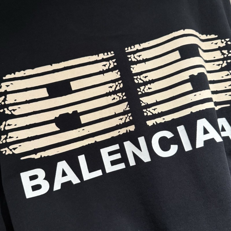 Ba1en*iaga Clothes