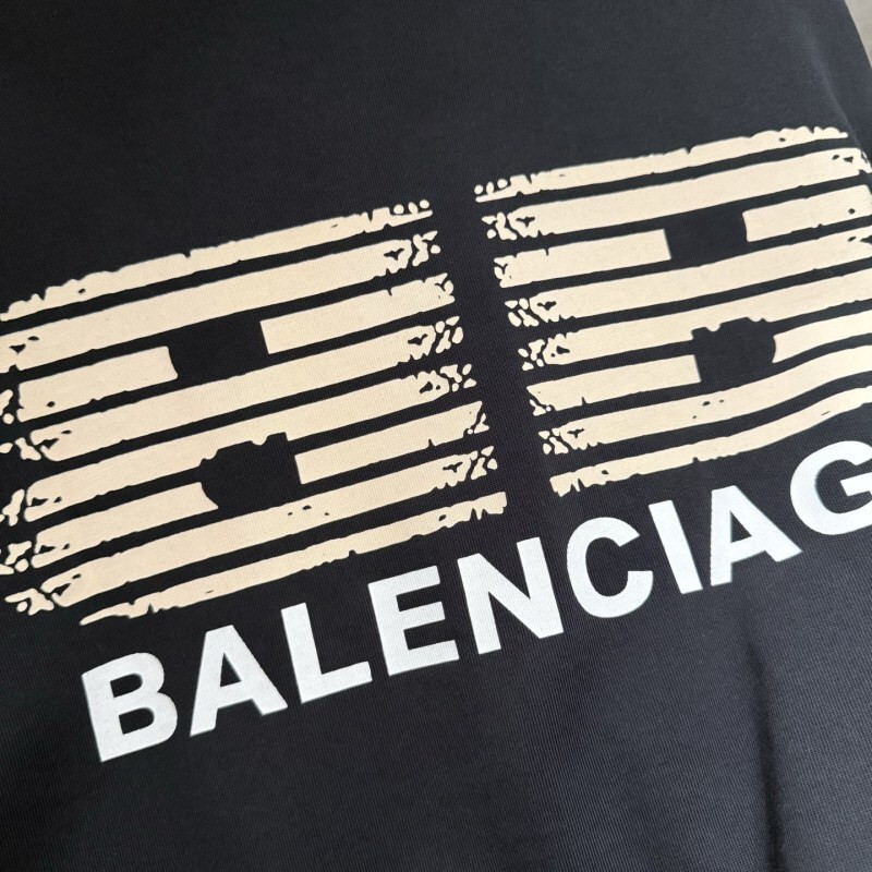 Ba1en*iaga Clothes