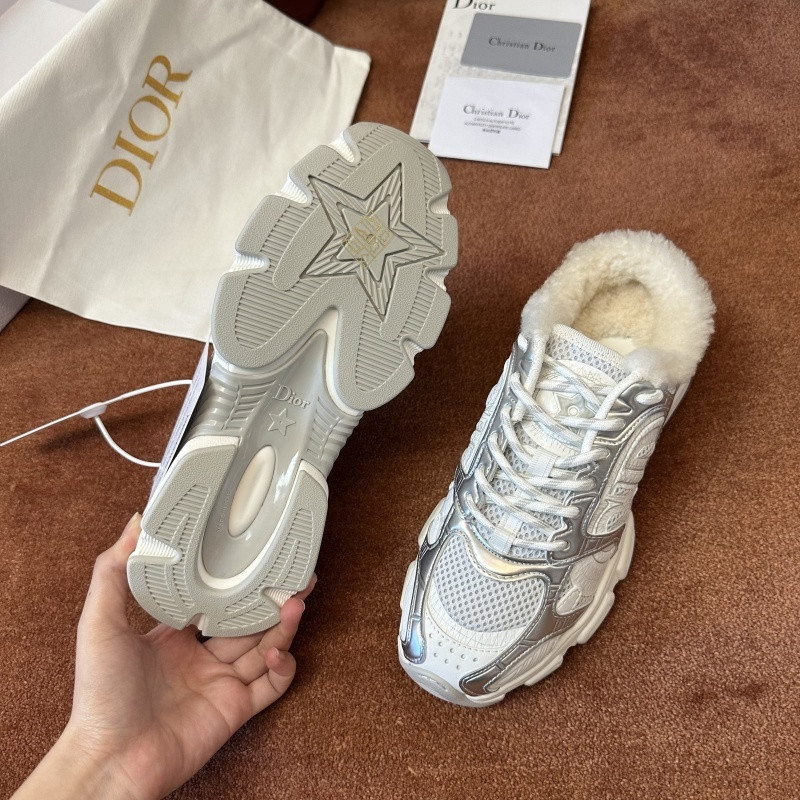 DIO* SNEAKER