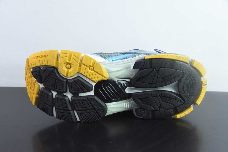 Ba1en*iaga Runner Sneaker