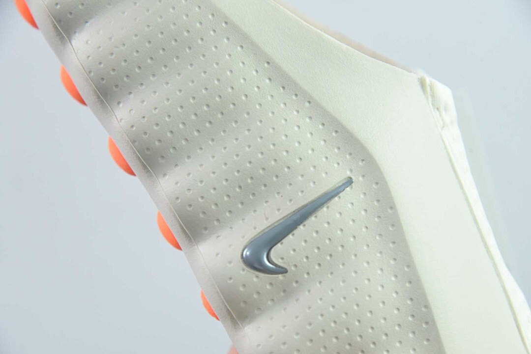Nike Mind 001 