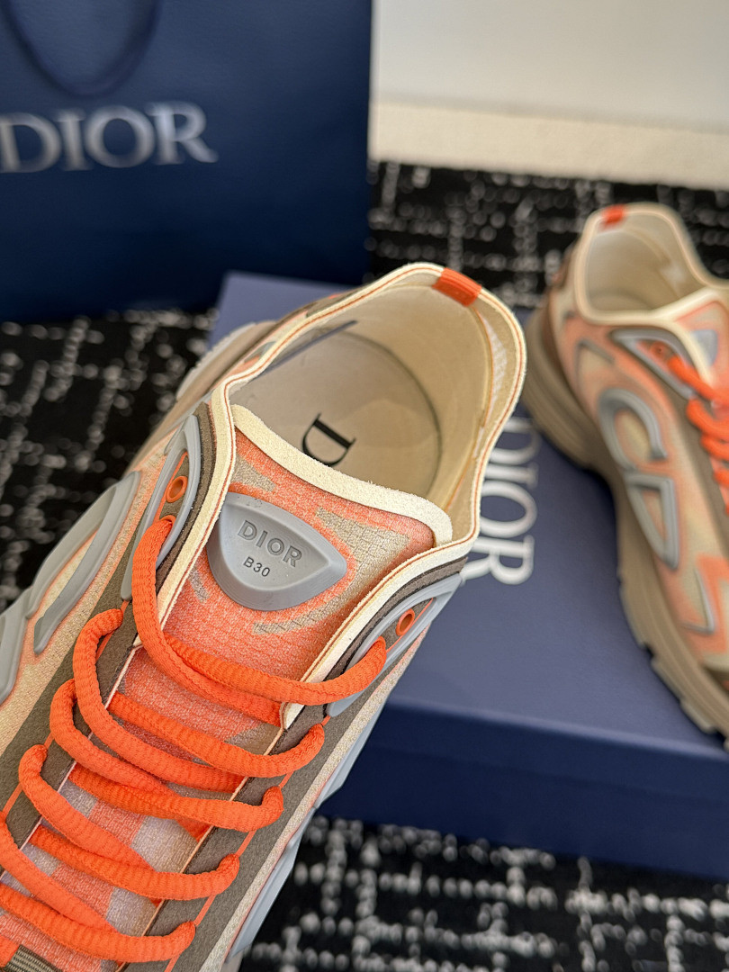 DIO* SNEAKER