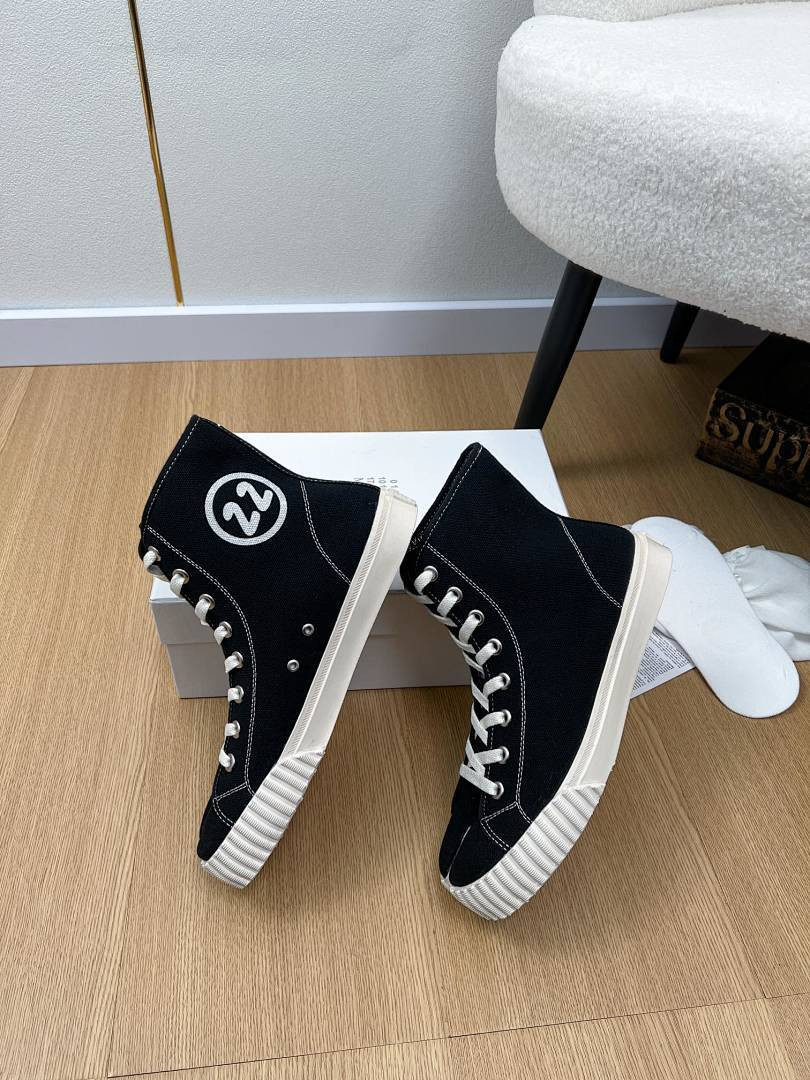 Ma1s0n Marg*e1a SNEAKER