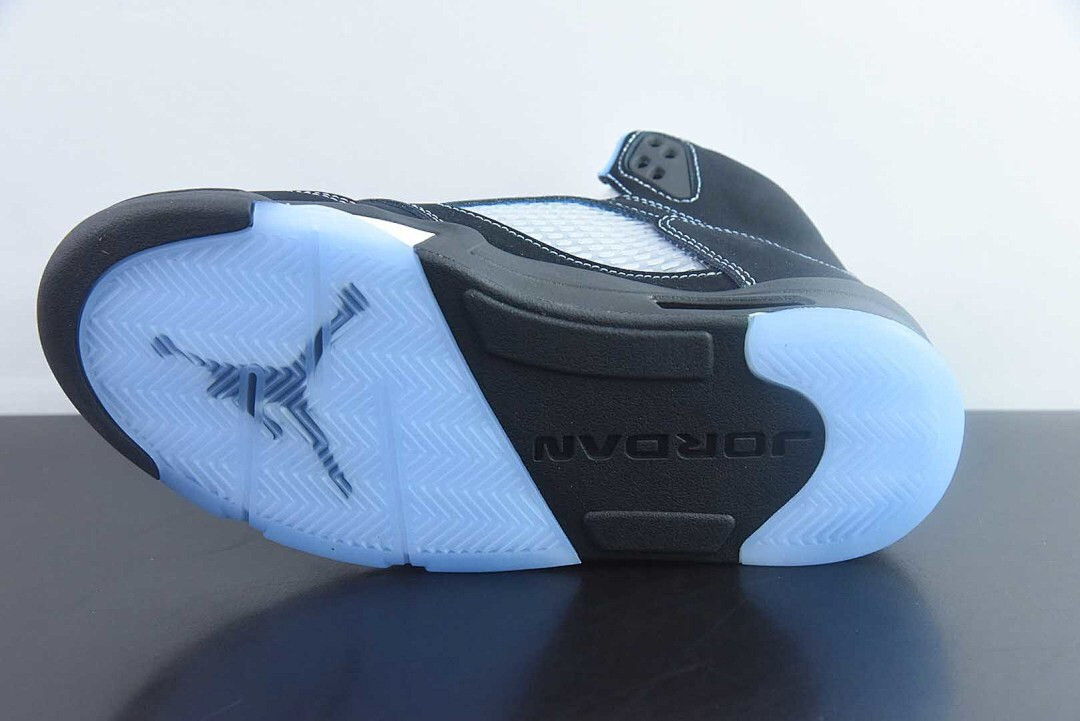 Air Jordan 5 “Black/University Blue” DD0587-008