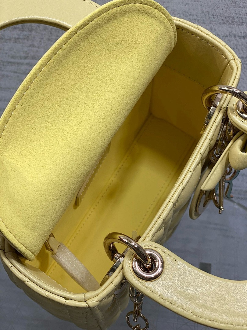 D10r BAG