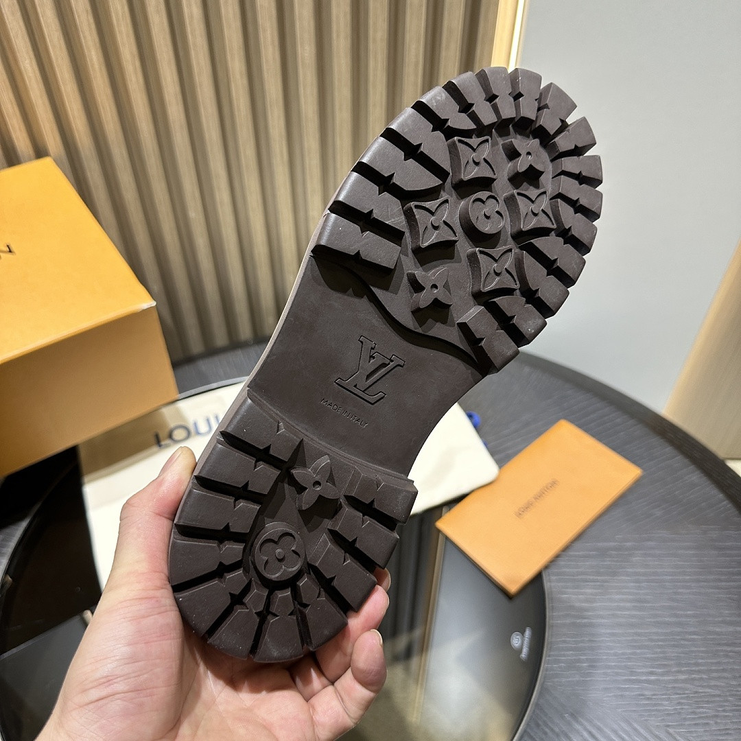 LVT BOOTS
