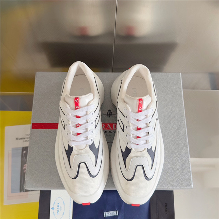 pr sneaker