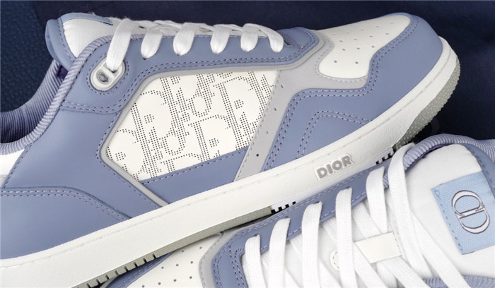 dio* sneaker