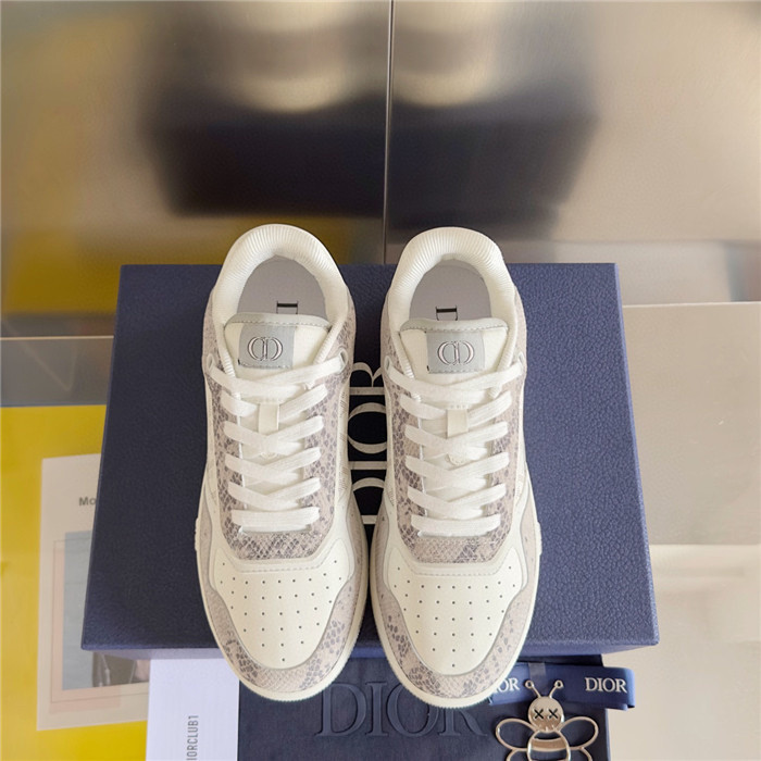 dio* sneaker
