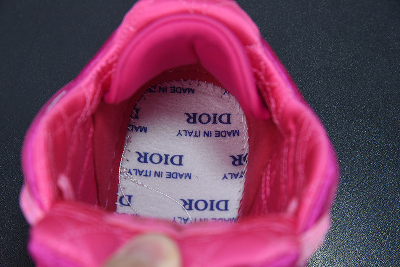 dio* sneaker