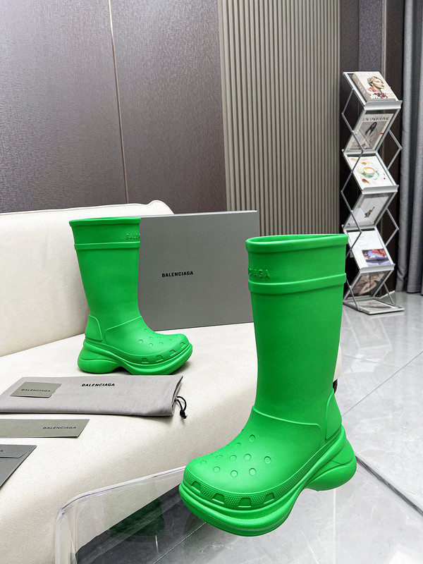 crocs™ boot in green
