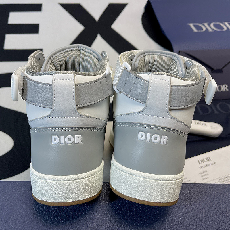 dio* sneaker