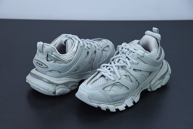 bc track sneaker