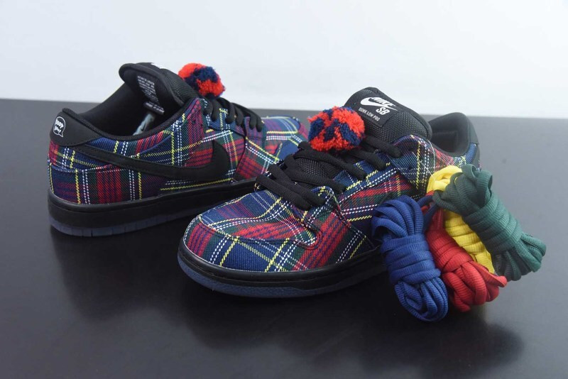 Nardwuar Nike SB Dunk Low II1493-600