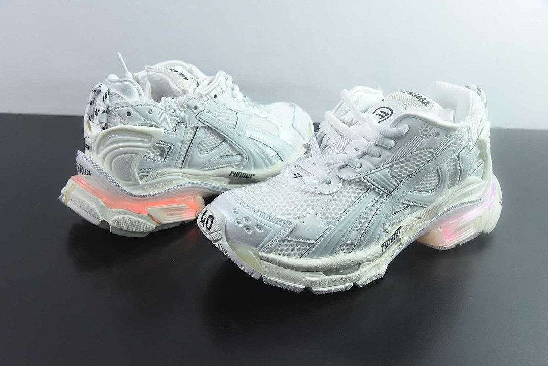 Ba1en*iaga Runner Sneaker LED