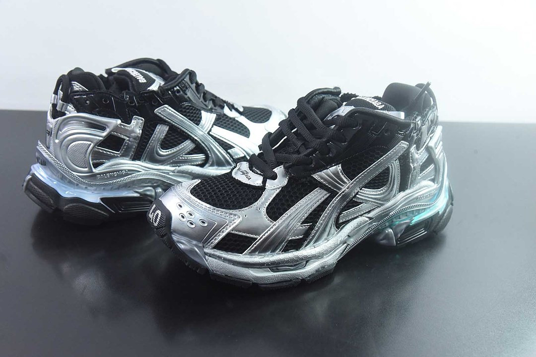 Ba1en*iaga Runner Sneaker LED