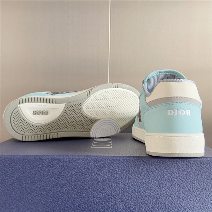 dio* sneaker