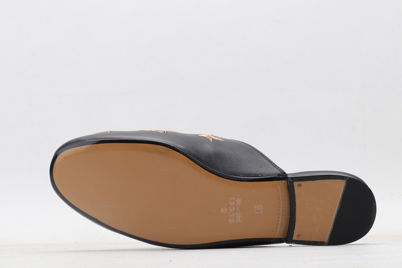 g*u*i sandals