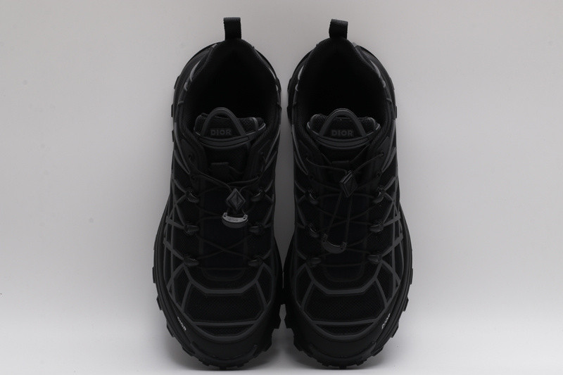 dio* sneaker