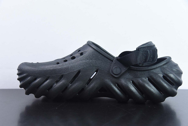crocs echo clog black